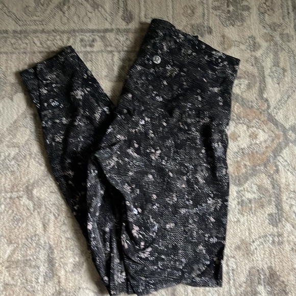 Black pattern lululemon align - Picture 2 of 2